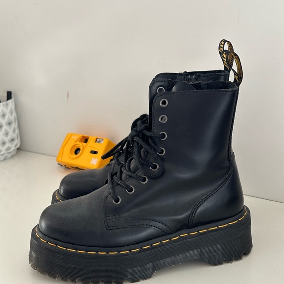 Dr. Martens platform black boots- Jadon - Picture 3 of 5